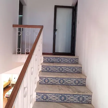Um Villa